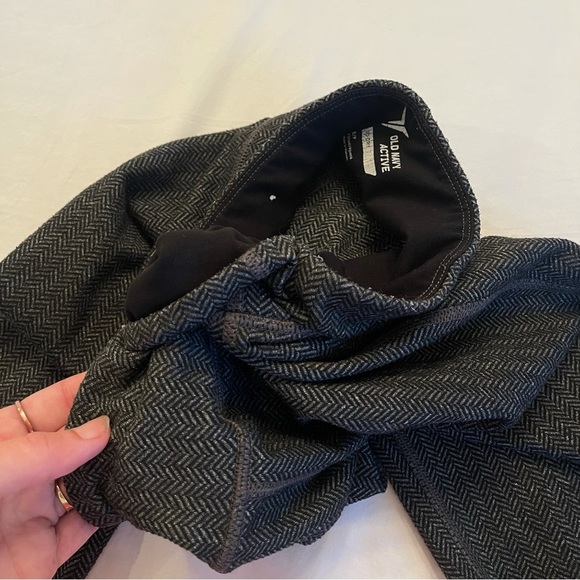 OLD Navy Active Go Dry Fitted Leggings - Picture 12 of 13